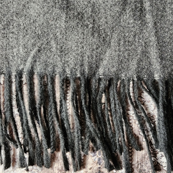 Open-Front Grey Black Fringe Tassel Wrap - Picture 5 of 6